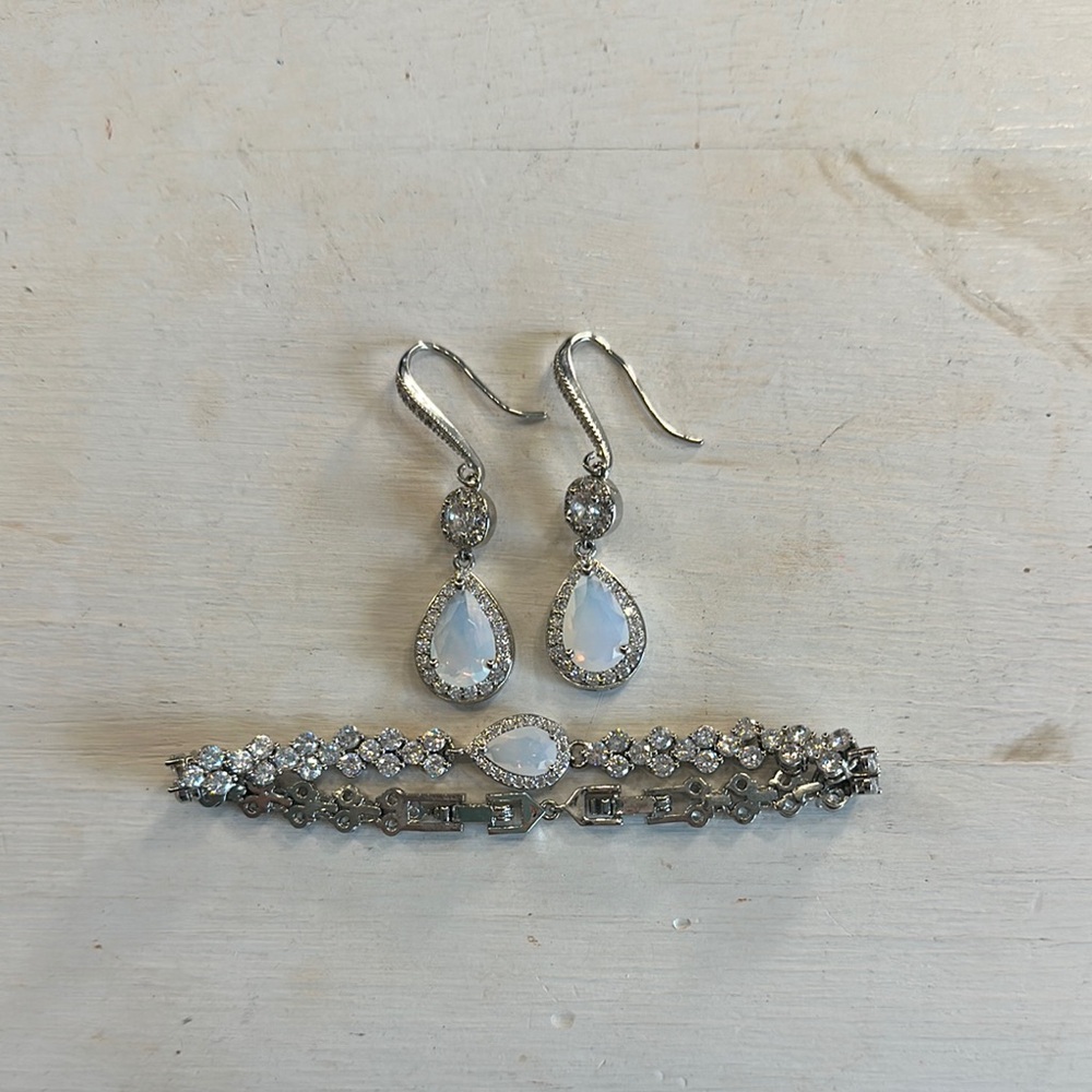 Elegant Silver and White Jewelry Set